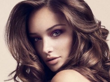 4 Langkah Keringkan Rambut di Rumah Agar Hasilnya Terlihat Lebih Indah