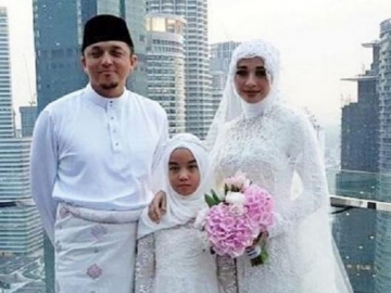 Romantis Abis, Begini Kemesraan Laudya Cynthia Bella-Engku Emran Sebelum Nikah