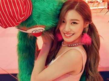 Pamerkan Senyum Manis di Pemotretan Ini, Tiffany SNSD Sudah Perbarui Kontrak? 