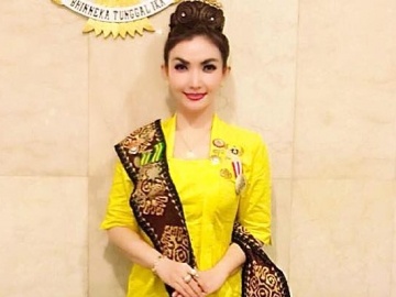 Reparasi Gigi Harga Ratusan Juta, Roro Fitria Tuai Cibiran