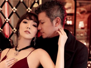 FOTO: Kemesraan Gading Marten & Gisella Anastasia, Pemotretan dalam Balutan Gaun Super Seksi 