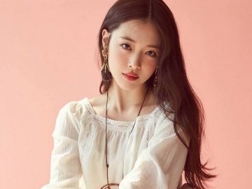 Jahil Banget, Sulli Kejutkan Fans Dengan Penampilan Barunya Ini