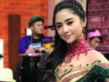 Ulet dan Gigih, Dewi Persik Semakin Bersinar Jadi Artis Ibu Kota