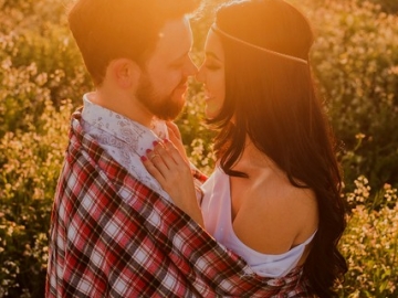 Meragukan Kesetiannya? Ini Tanda-Tanda Bahwa Dia Kemungkinan Besar Bukanlah Tukang Selingkuh