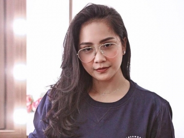 Nagita Slavina Pakai Celana 'Bolong' Harga Jutaan, Netizen Nyinyir 