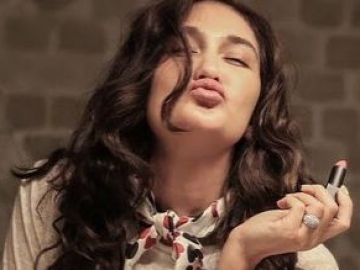 Hebat! Luna Maya Bintangi 'Devil's Whisper', Film Kolaborasi Hollywood & Indonesia