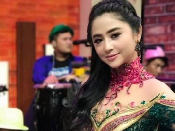 Disebut Pernah Menikah Lebih dari Dua Kali, Dewi Persik 'Tantang' Sang Penggosip