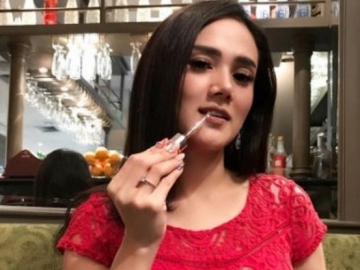 Gendong Anak Bungsu di Mall, Netter Kasihani Penampilan Mulan Jameela 