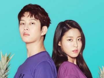 Foto Pakai Hanbok Bareng Heechul SuJu, Warna Kulit Seolhyun Jadi Sorotan