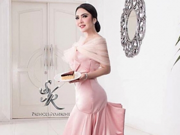 Penuhi Panggilan Polisi, Kacamata Rp 11 Juta Syahrini Jadi Sorotan