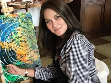 Serunya Bermain Warna Bareng Luna Maya dalam Workshop Seni Gelang Harapan