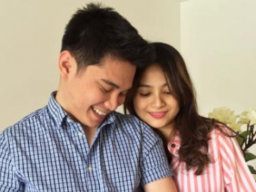 Gendong Bayi dengan Cara Seperti Ini, Suami Acha Septriasa Bikin Geger