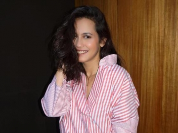  Pose Sensual, Pevita Pearce Bikin Penggemar Heboh