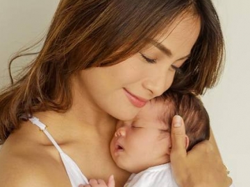 7 Potret Kehidupan Baru Acha Septriasa Jadi Ibu, Super Bahagia Urus Baby Brie