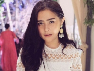 Pakai Outfit Ini ke Kampus, Prilly Latuconsina Buat Netter Heboh