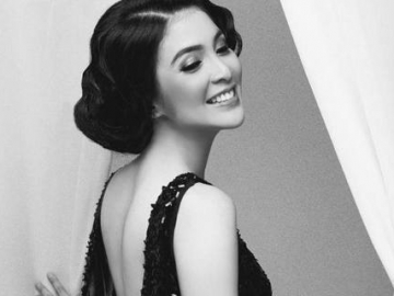 Super Elegan! 6 Potret Klasik Maternity Shoot Sandra Dewi Bareng Rio Motret