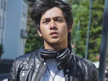 Arbani Yasiz Gondol 2 Piala di Silet Awards 2017, Netter: Selamat Ya Pacarku!