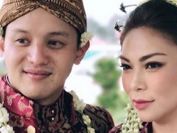 Berkonsep Jawa, 7 Potret Elegannya 'Ngunduh Mantu' Moreno Soeprapto & Noorani Sukardi di Malang