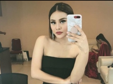 Seksi Tanpa Berbikini di Pantai, Aurel Hermansyah Panen Pujian