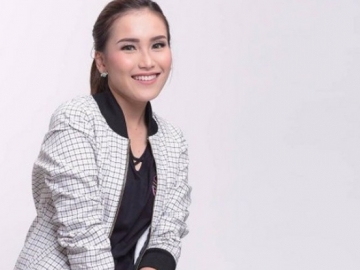 Foto Bareng, Wajah Saudari Ayu Ting Ting Ini Dinilai Mirip Dian Pelangi
