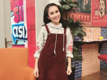 Biasa Terlihat Cantik, Netter Kaget Lihat Wajah 'Asli' Ayu Ting Ting