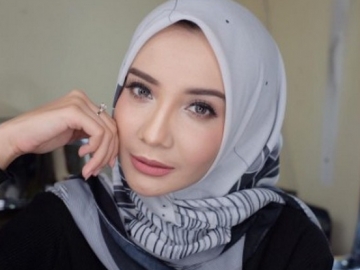 Zaskia Sungkar Jadi 'Manten Dadakan', Netter Heboh Lihat Riasannya
