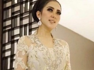 Tambah 'Kuota' Berangkatkan Umroh 20 Korban First Travel, Syahrini Tulis Pesan Kebaikan di IG