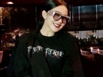 Umrohkan 20 Korban First Travel, Syahrini Himbau Artis Lain Lakukan Hal Serupa?