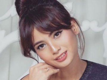 Wajah Acha Septriasa Kurang Tidur Mengurus Bayi, Netter : Slepless Aja Cantik Banget