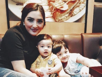 Heboh Foto Selfie Putri Ashanty Pakai Lensa Kontak, Netter: Boneka Cantik