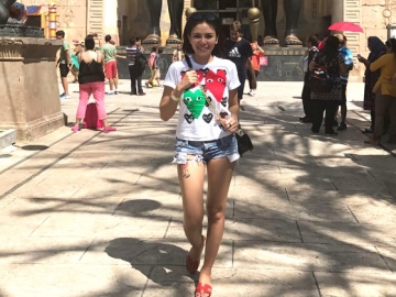 Segera Meluncur ke Filipina, Nikita Mirzani Bakal Jadi Model Majalah Dewasa Terkenal Ini?