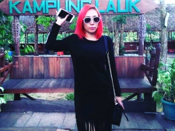 Dewi Sanca Pamer Perhiasan Harga Ratusan Juta, Netter Temukan Dua Hal Ganjil Ini