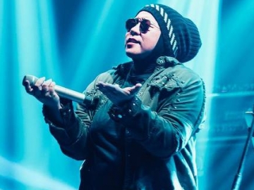 Berduka Kakak yang Beda Agama Meninggal, Begini Curahan Hati Mengharukan Melly Goeslaw