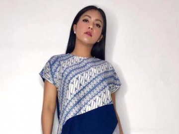 Kerap Tampil 'Panas', Penyanyi Inikah Sumber Inspirasi Denada?