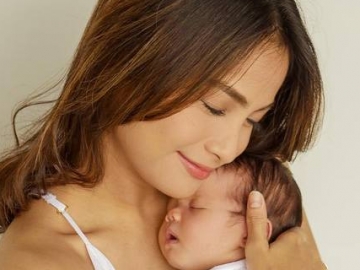 FOTO: Umur Sebulan, Acha Septriasa Rajin Ajak Baby Brie Jalan-Jalan Nikmati Matahari Australia