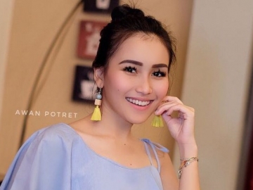 Duh, Bentuk Kue Kekinian Milik Ayu Ting Ting Ini Bikin Netter 'Geleng-Geleng Kepala'