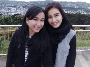 Unggah Foto Masa Kecil, Kecantikan Ayu Ting Ting Mirip Bocah Korea