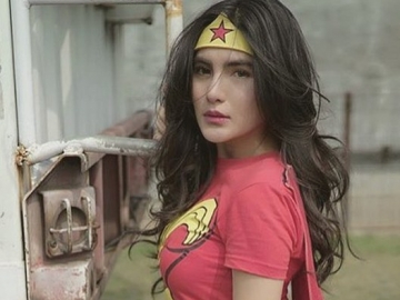 7 Potret Cantik 'Barbie Jowo' Angela Lee, Artis Pendatang Baru yang Terlilit Hutang Rp 25 M