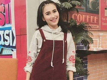 Kena Amuk Selebgram Malaysia di Medsos, Ayu Ting Ting Malah Kebingungan
