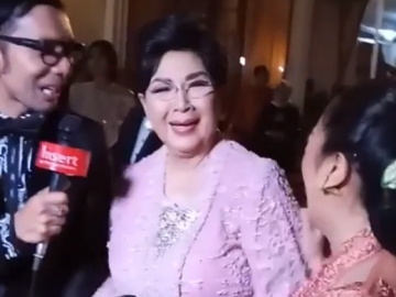Duh, Ada-Ada Saja Tingkah Titiek Puspa Ini Saat Hadiri Pernikahan Kahiyang Ayu-Bobby Nasution