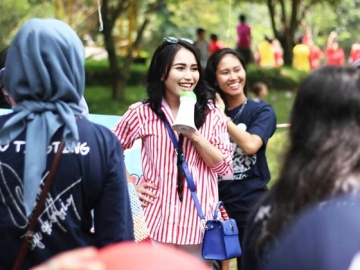 Ayu Ting Ting Pamer Goyangan Heboh Seperti Ini, Netter: Macem Kesurupan