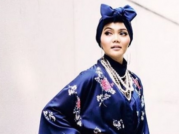 Netter Geger, Rina Nose Tiba-Tiba Unggah Foto Lepas Hijab dan Curhat Panjang Lebar