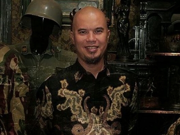 Ahmad Dhani Diduga Sindir Jokowi Atas Pernikahan Kahiyang, Netter: Kasihan Nggak Diundang