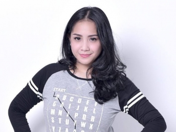 Heboh Harga Jaket Nagita Slavina Senilai Puluhan Juta, Netter: Ngetik Sambil Gemeter