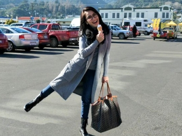 Tak Hanya Terlihat Sepi, Penampilan Luar Toko Kue Kekinian Ayu Ting Ting Ini Bikin Netter Heboh