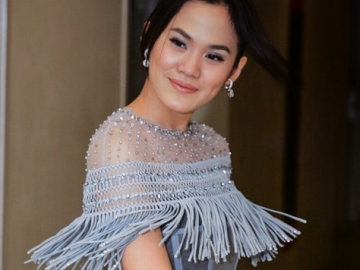 6 Potret Cantik nan Bersinarnya Sheryl Sheinafia Saat Hadiri Festival Film Indonesia 2017