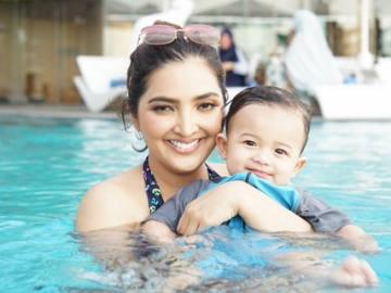 FOTO: Gemas Maksimal, Gaya Arsya Hermansyah Saat Berenang Bareng Ashanty Ini Buat Jatuh Cinta