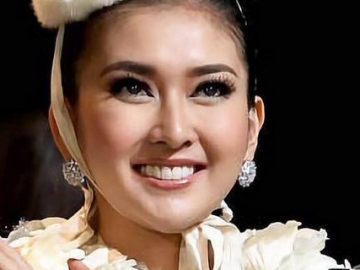 FOTO: Banggakan Indonesia, Kevin Liliana Dinobatkan Sebagai Miss Internasional 2017 di Tokyo