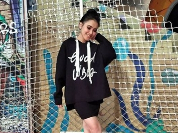 Bisnis Kuenya Tuai Kritikan Netter, Ayu Ting Ting Malah Menghindar Saat Ditanyai