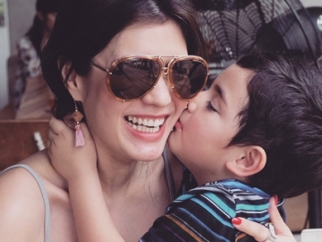 FOTO: Manisnya Momen 'Mesra' Carissa Putri & Quenzino Saat Liburan ke Bali Ini